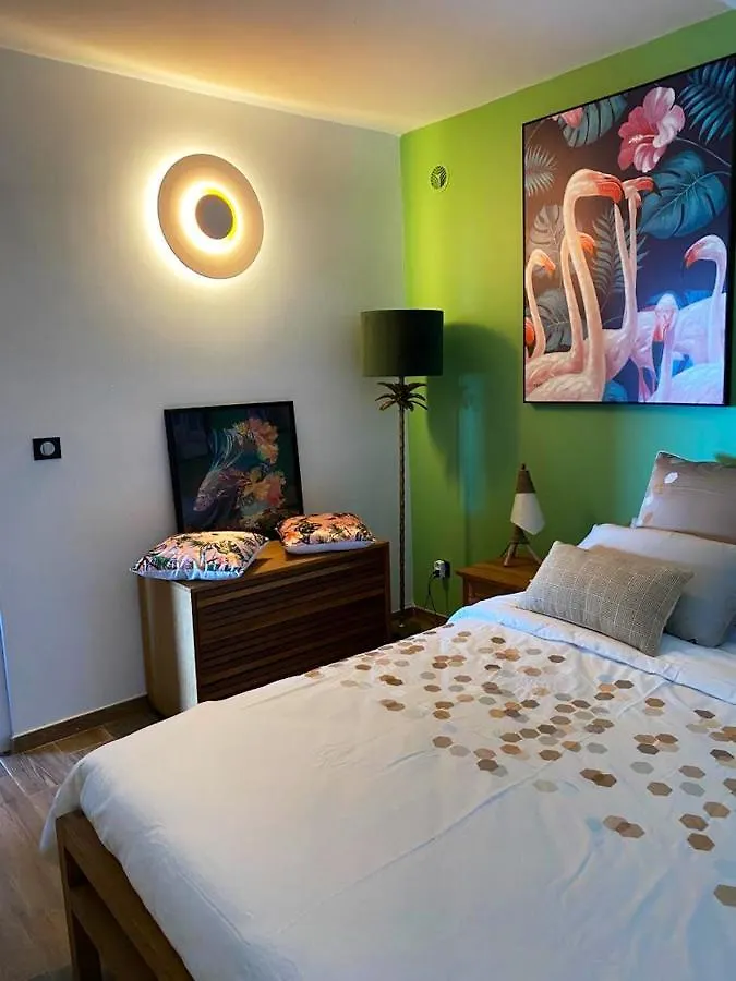 公寓 Appartement Vue Mer Avec Piscine Privee A La Trinite 98M²