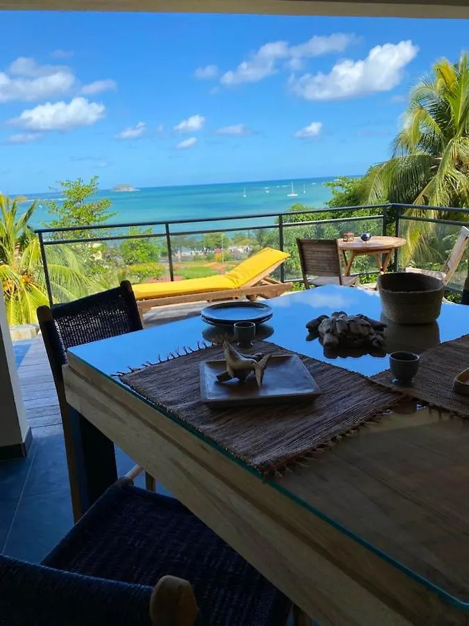 Apartment Appartement Vue Mer Avec Piscine Privee A La Trinite 98M² Martinique
