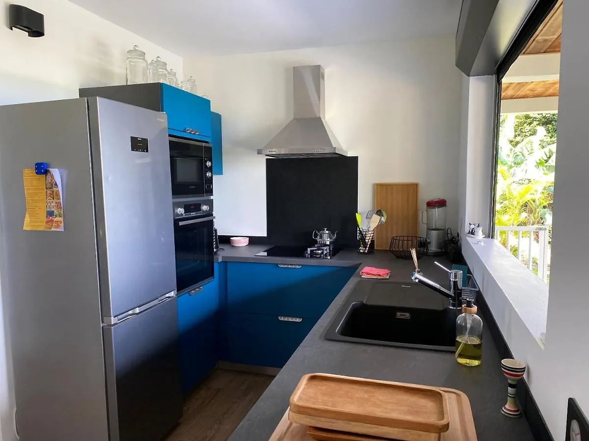 Appartement Vue Mer Avec Piscine Privee A La Trinite 98M² 0*,  Martinique